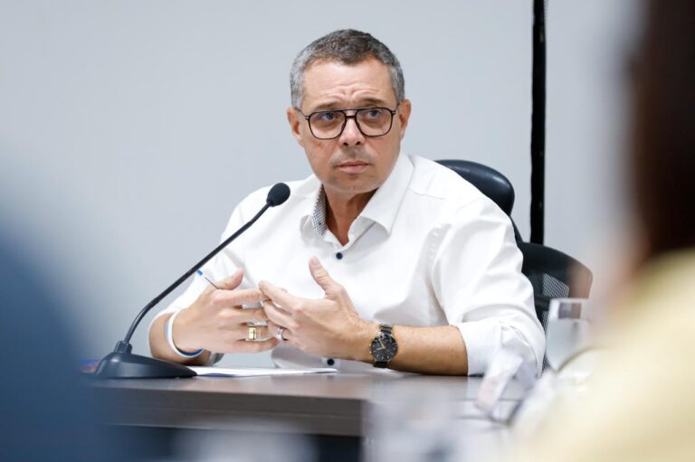 governador-fabio-mitidieri-recebe-os-funcionarios-da-vrs-e-estuda-solucao-para-trabalhadores